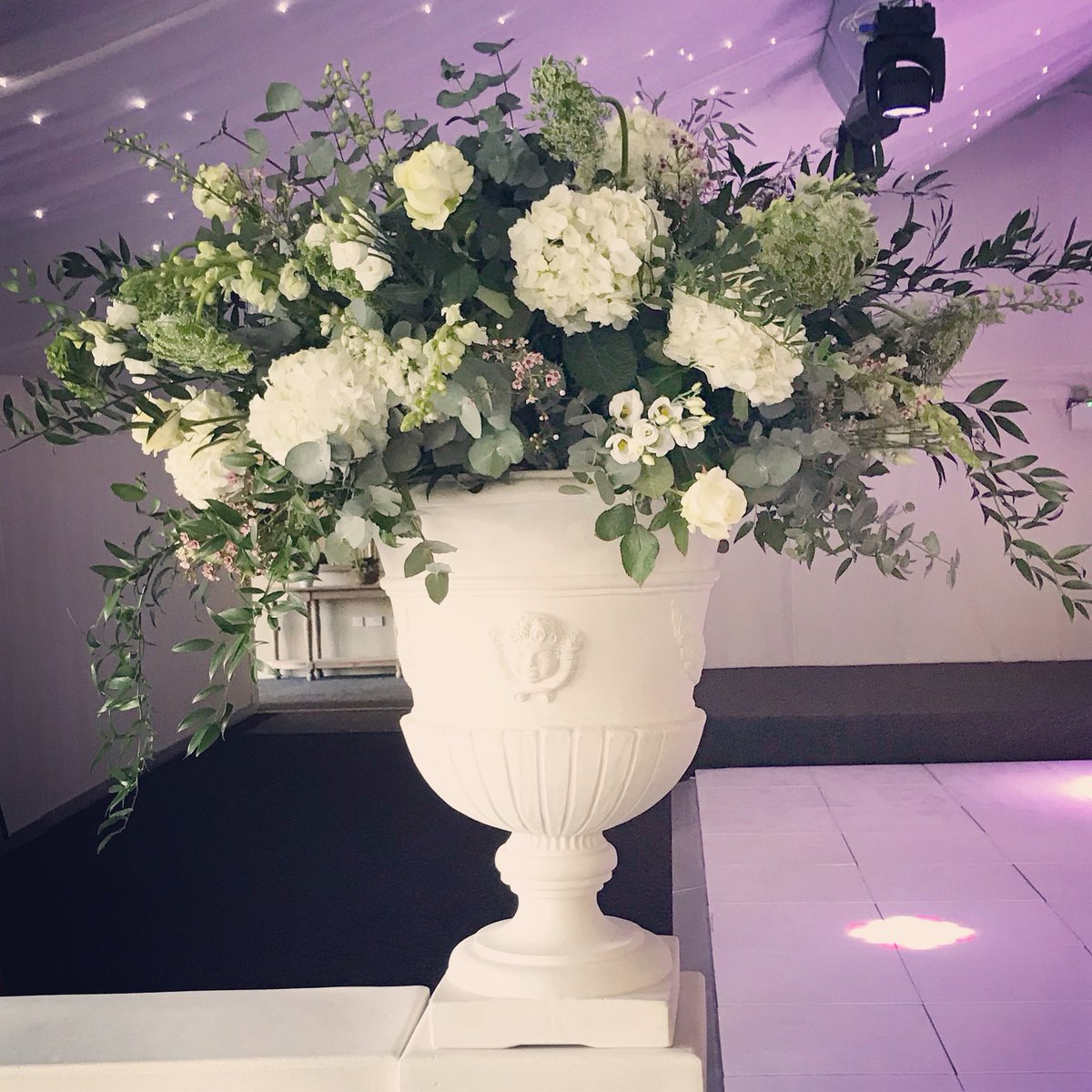 All of a sudden it’s March we are back after a little winter hibernation. I have been busy with the arrival of our newest addition- our little girl Cressida was born 5 weeks ago 💕✨ 💕 So lovely to be back today <a href="/alrewashayes/">Alrewas Hayes</a> with these beautiful urns!