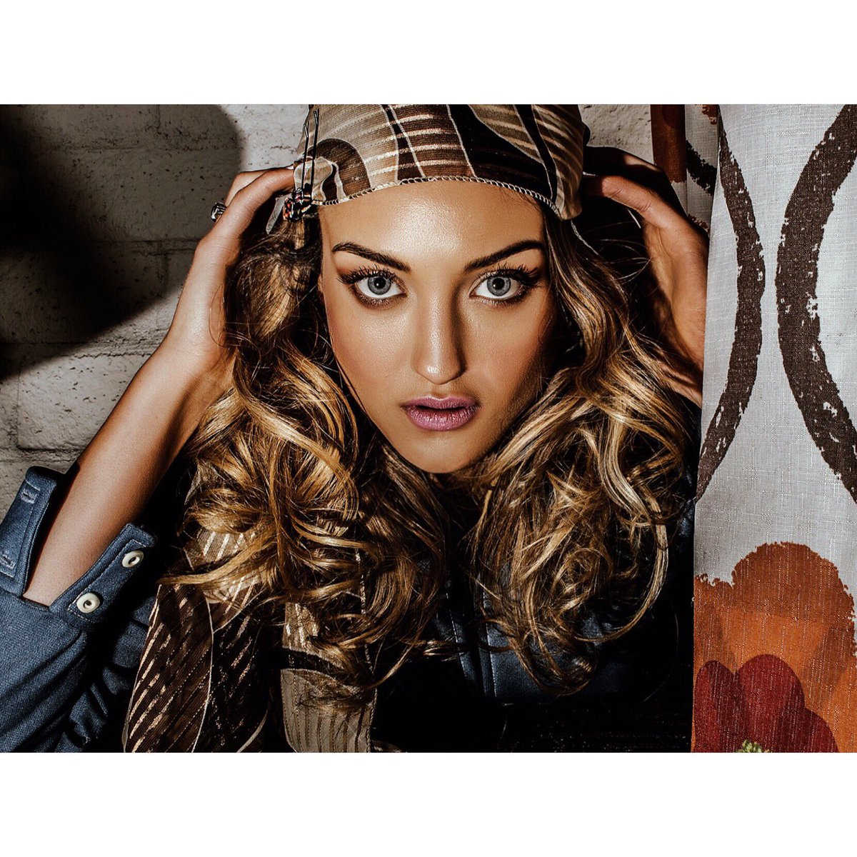 BrandonLiberati's tweet photo. #Groove 2 ✴️ #hair/#wardrobe #BrandonLiberati products @RandCoHair #chiffon @theouai #memorymist @EnzoMilanoPro curling wand ✨ Jeweled Bobby Pins on scarf by @chloeandisabel #color @Redken5thAve #hairextensions @hairtalkUSA
#makeup @JaredLipscombe #photographer @stefanpinto https://t.co/iE9XcaTcjW