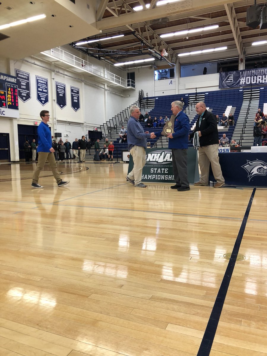 NHIAA_LOA's tweet photo. And your 2018 NHIAA Unified Basketball Champions Exeter Blue Hawks! Congratulations! https://t.co/XOWsJ63Vwu