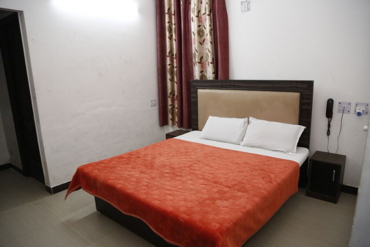 vanity_hotels's tweet photo. #vanityhotels
#vanityhotel
#vanity
#noida
If you want to search hotels in Noida visit :- https://t.co/8czSpjsGiR.
Contact in Hotel:- 8510969595 https://t.co/RFNojHWXvc