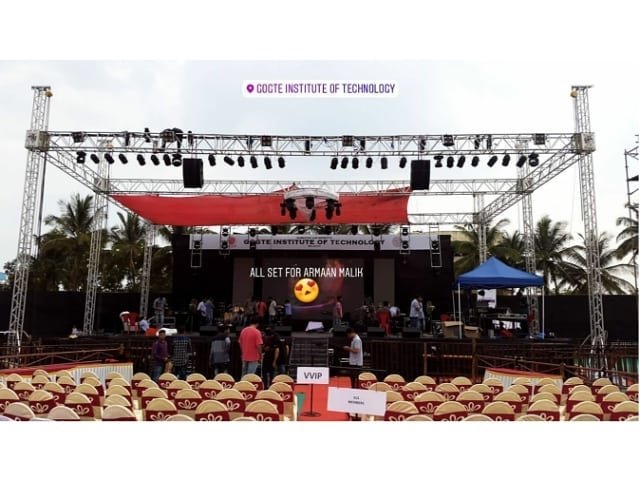 ArmaanMalikCafe's tweet photo. #ArmaanMalikLive Tonight at Belgaum, GIT.
@ArmaanMalik22 โค
#aura18 https://t.co/i6M1MRcfsP
