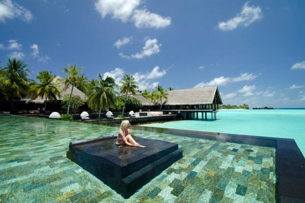 Beautiful pool at the One&Only Reethi Rah in the #Maldives! #luxury #travel #hotel goo.gl/qYGAW2