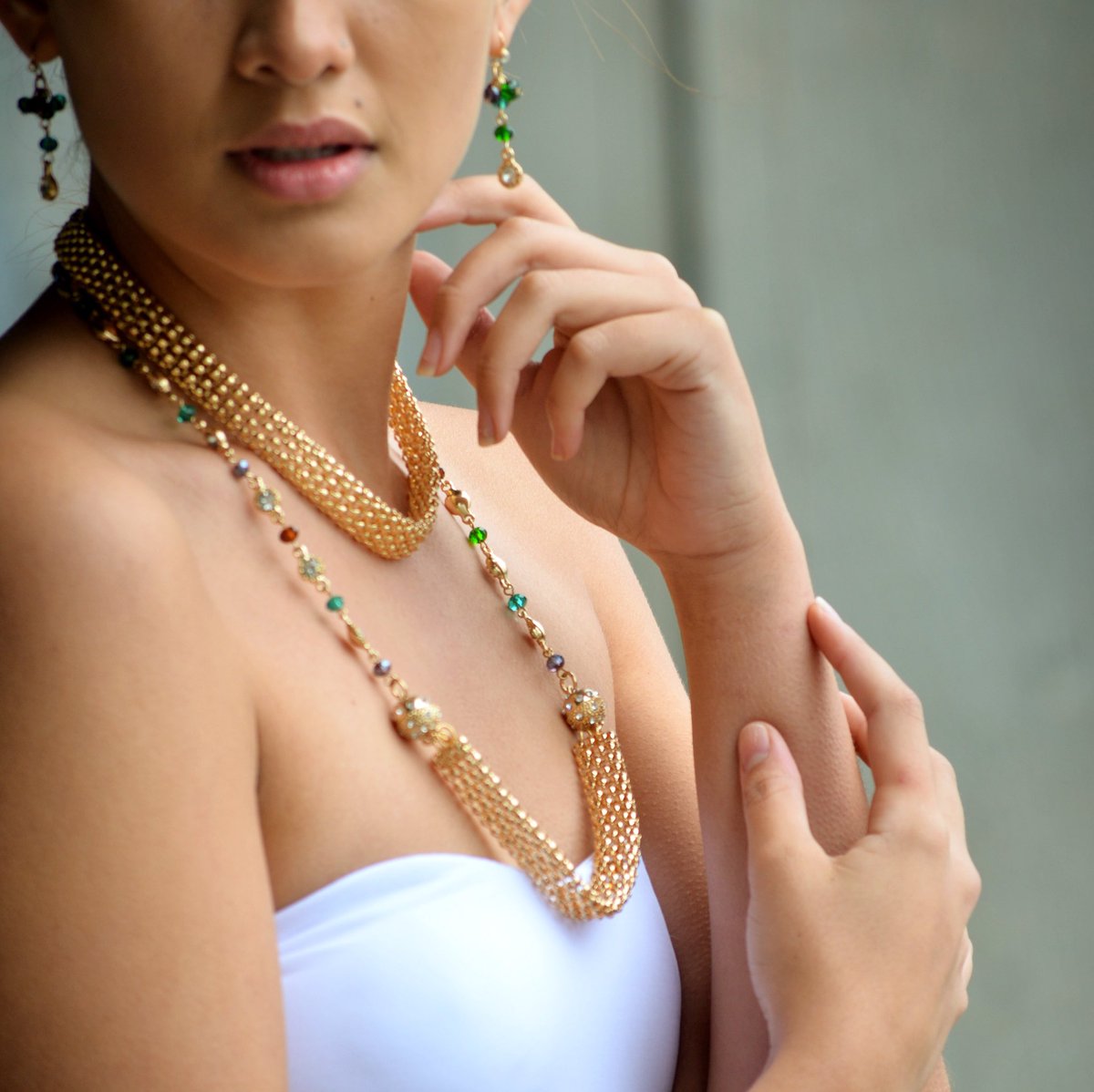 JewelstoJet's tweet photo. Happy St. Patrick’s Day🍀This blend of Kingston Gold & Lyric Gold & Topaz Single Strand have us covered from getting pinched!
#JewelsToJet #MagnaClasp #magneticjewelry #statementjewelry #fashionjewelry #findyourshine #howdoyoubling #accessorize #KingstonGoldCollection https://t.co/Rb4bcUMDQ2