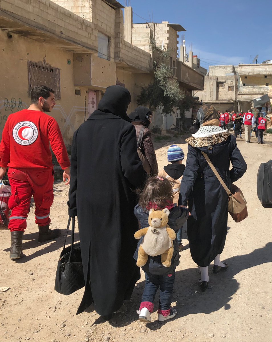 As thousands desperately flee for their lives in #Syria we urgently remind all parties:

Civilians and those no longer taking a direct part in hostilities must be respected and protected at all times. 

They are not part of the fight.