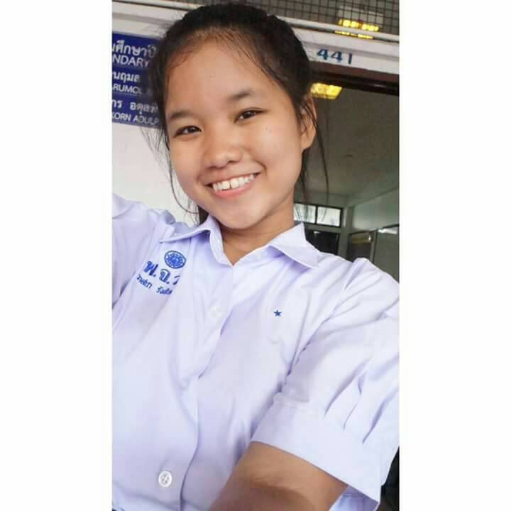 MdabJp's tweet photo. ช่วยกันรีทวิตทีค่ะ 
ชื่อวาสนา รังสันต์ โกงแท่งไฟค่ะ คือมีผู้เสียหายหลายคน แล้วก็บอกกับเราว่าไปบัตร 2500 ใครเจอบอกทีนะคะ #ElyXiOnInBKK #ElyXioninBKKขายบัตร #แท่งไฟEXO #ตลาดนัดExo #Exo #โกง #ElyXioninBKKDay2 https://t.co/o81cZFcHzH