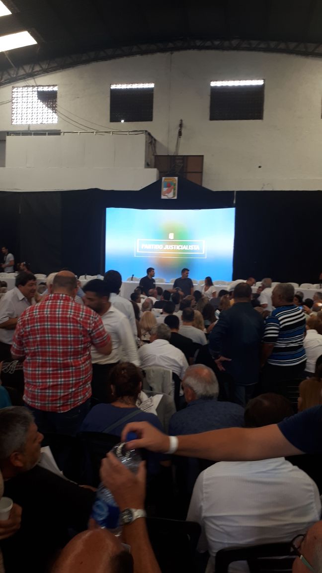 corinatandil's tweet photo. #PeronismoUnido estamos junto a los compañeros de @PjBonaerense en representación del @tandil_pj https://t.co/AxqaH2jepC