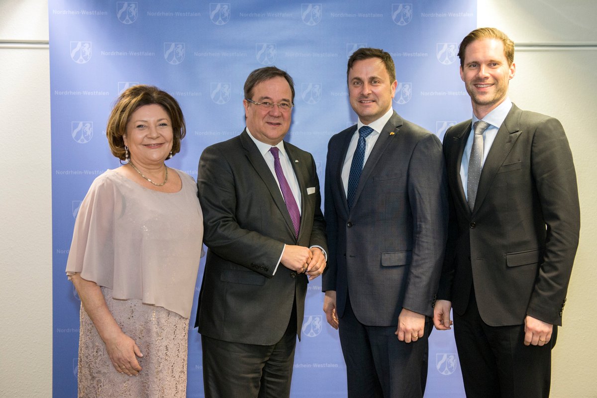 Staatskanzlei Nrw Twitterissa Nrw Ministerprasident Arminlaschet Trifft In Dortmund In Begleitung Von Frau Susanne Laschet Luxemburgs Premierminister Xavier Bettel Gouv Lu Herrn Gauthier Destenay Zu Einem Gesprach Spater Am Abend Halt Mp Laschet