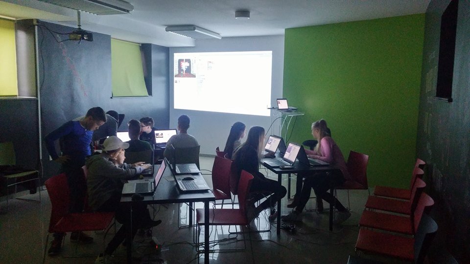 karlokukec's tweet photo. We started our TechPark Trep Days 2018 with a "Scratch from scratch" workshop. Check out what's coming up: https://t.co/DwqfZJzGVG #tptd2018 https://t.co/xkHUCUNELb