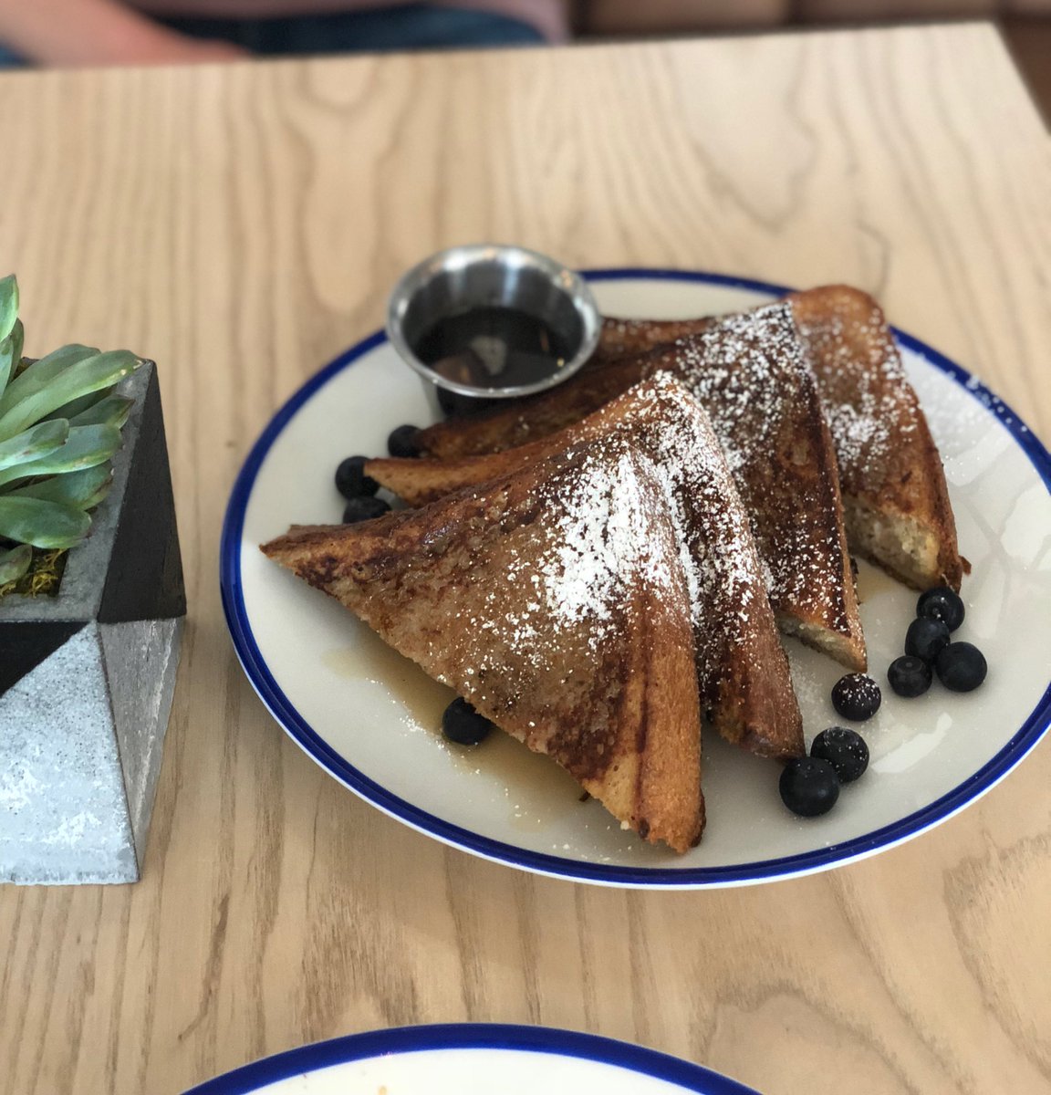 mikehenryjr's tweet image. Are you in #palmsprings ? If so go to #junipertableps located in the @Kimpton #rowanpalmsprings and get the Real French Toast. I am dreaming about it now. #breakfast #delicious
