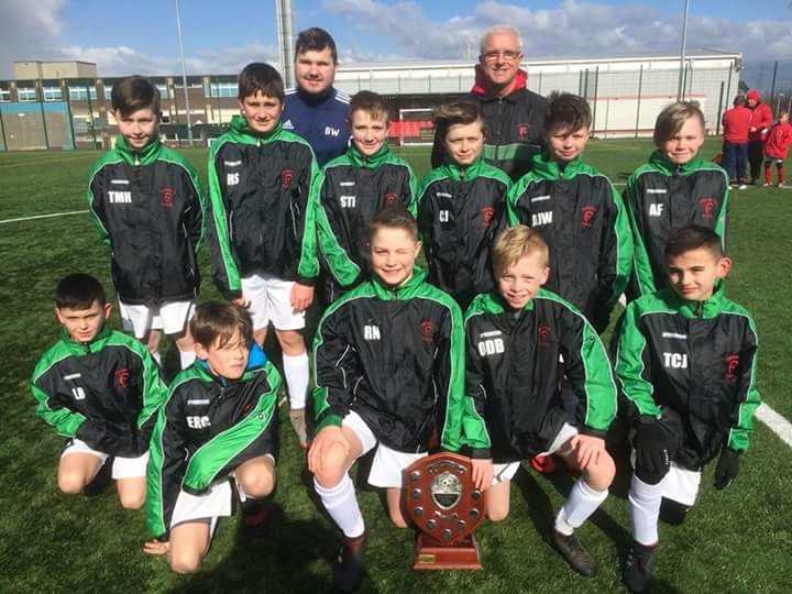 ysgolca's tweet photo. Llongyfarchiadau Alex a gweddill carfan Sir y Fflint. Pencampwyr Gogledd Cymru 🎉
Congratulations to Alex and the rest of the Flintshire squad. North Wales champions 😁 https://t.co/NykkaUTB47