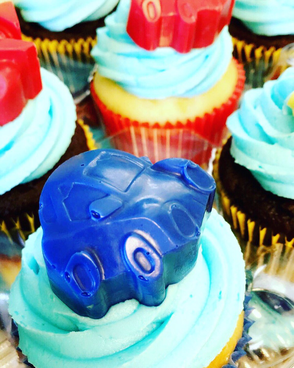 Happy 1st Birthday!!! Enjoy your cake and cupcakes! 
#1stbirthday #babyboy #1styear #cake #cupcakes