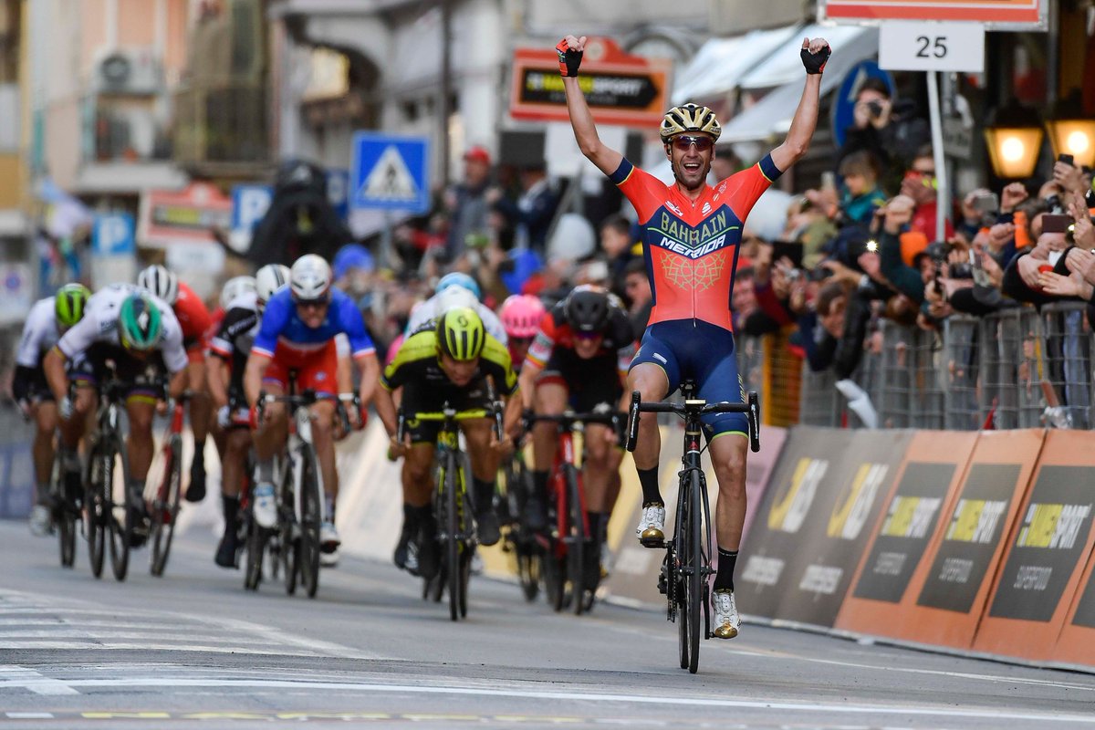 Milano_Sanremo's tweet image. A masterpiece! Well done @vincenzonibali | Un capolavoro! Ben fatto @vincenzonibali #MSR