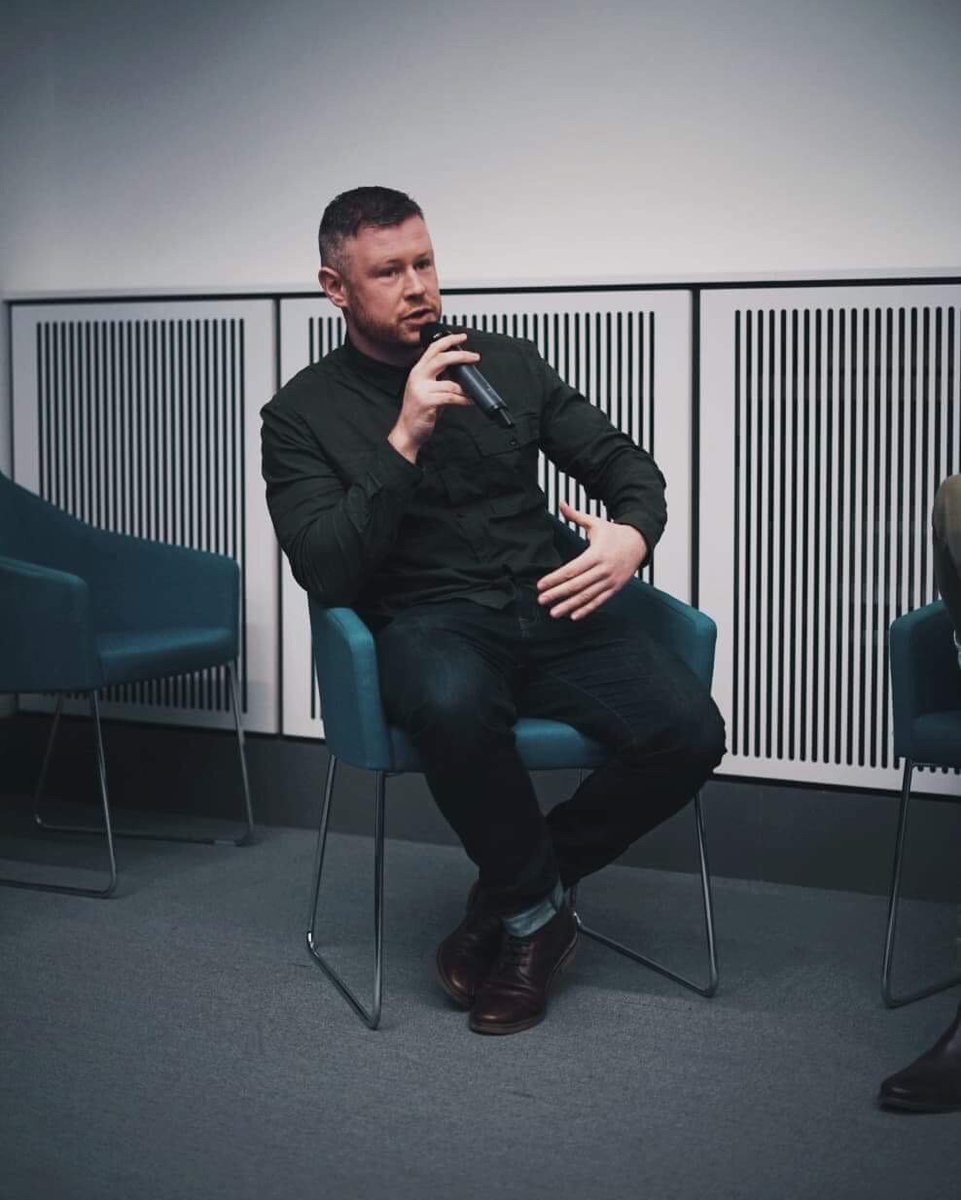 Dave Ridgy, founder of @McrThreeRivers, and <a href="/KUBCharleh/">Charleh Dickinson</a>, MD at <a href="/Designed2Eat/">Designed2Eat</a> join Kiran Arokiasamy for a #FoundersChat at #WhatNext2018 💡🐝