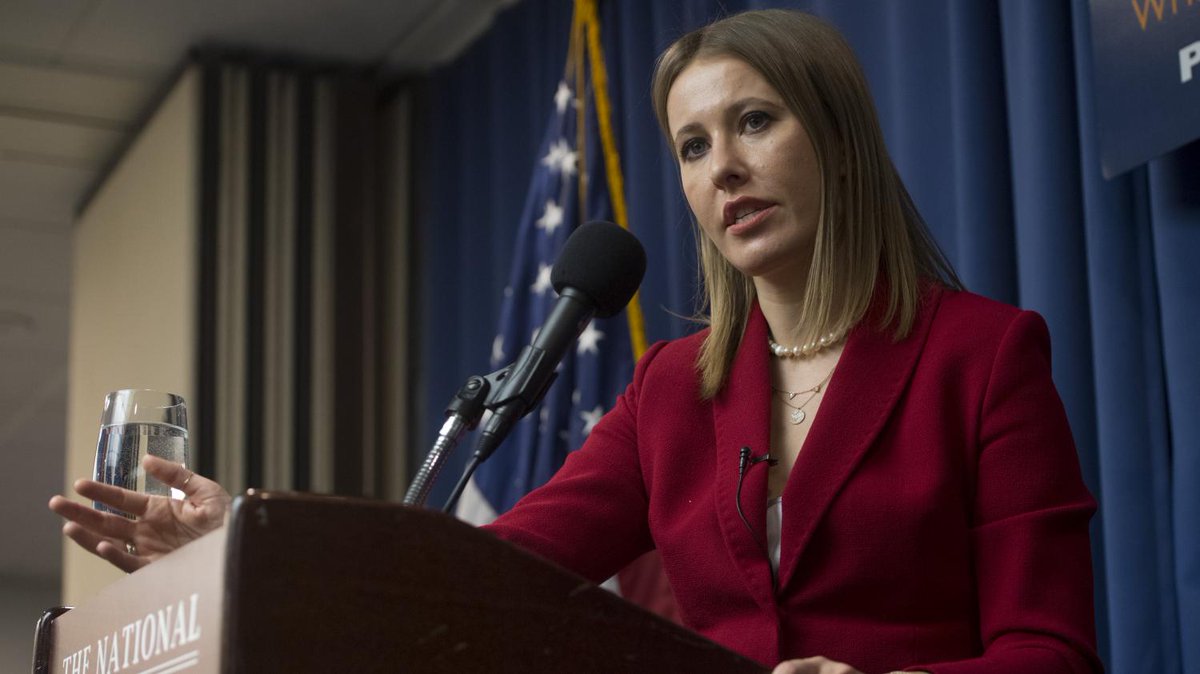 franceinfo's tweet photo. Présidentielle en #Russie : Ksenia Sobtchak, journaliste pro-européenne de 36 ans est l'opposante la plus proche et dangereuse de #Poutine  

https://t.co/gVe1CL69wF https://t.co/faNm5Yx6Xv