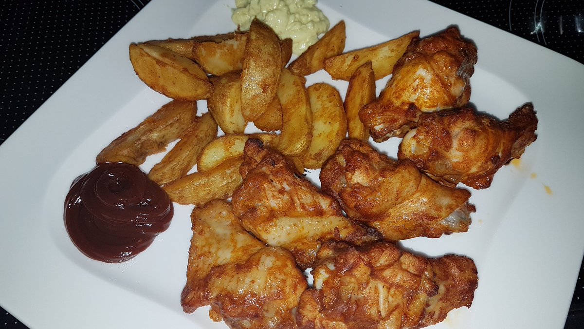 derDANSKI's tweet image. Lecker Lecker ;) und dan ne Runde Splatoon 2 #derdanski #splatoon2 #bbqwings