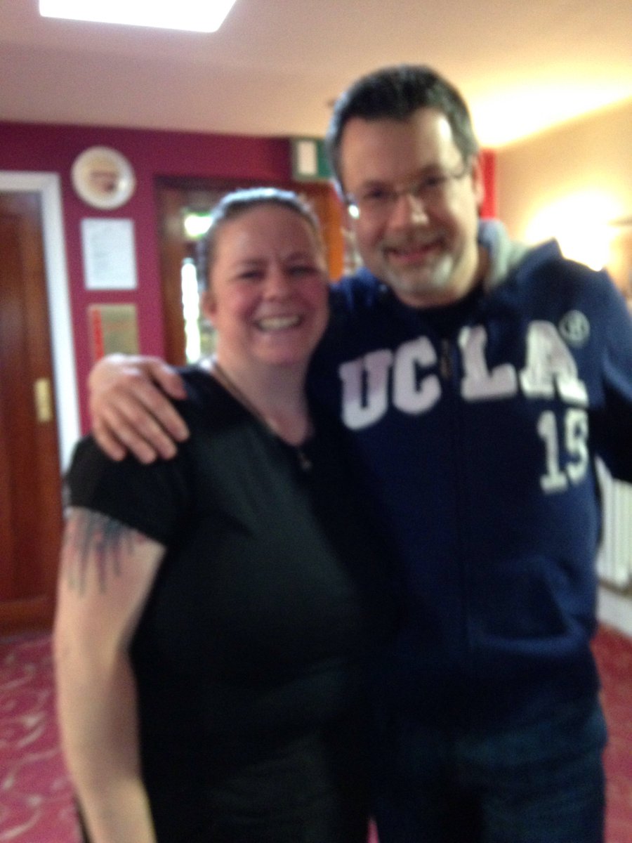 M4rkEdwards's tweet photo. Can't believe it's 29 YEARS since I last saw this girl, and boom just like that we bump into each other at a pub! So stoked to see her!#saffronstevens #restoration #resty #Hereford #glorydays https://t.co/Y69rcECar3