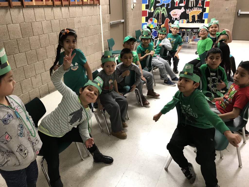 svcoqui's tweet photo. @MPS_Andersen  Celebrating St Patrick’s day with 1st grade Team ☘️🌈💚 https://t.co/iAzGUl96gJ
