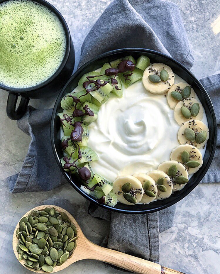 nutritionbydev's tweet photo. now that it's the weekend, I'm feeling matcha better 🙌🏻 oh, and because it's St.Patrick's day ☘️ #gogreen https://t.co/R0HhKj136G