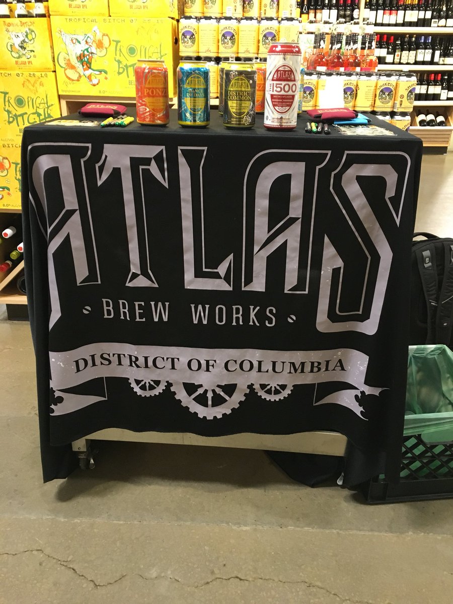 Tasting <a href="/MOMsOrganicMrkt/">MOM's Organic Market</a> Rockville today until 3pm come see me #solarpoweredbeer