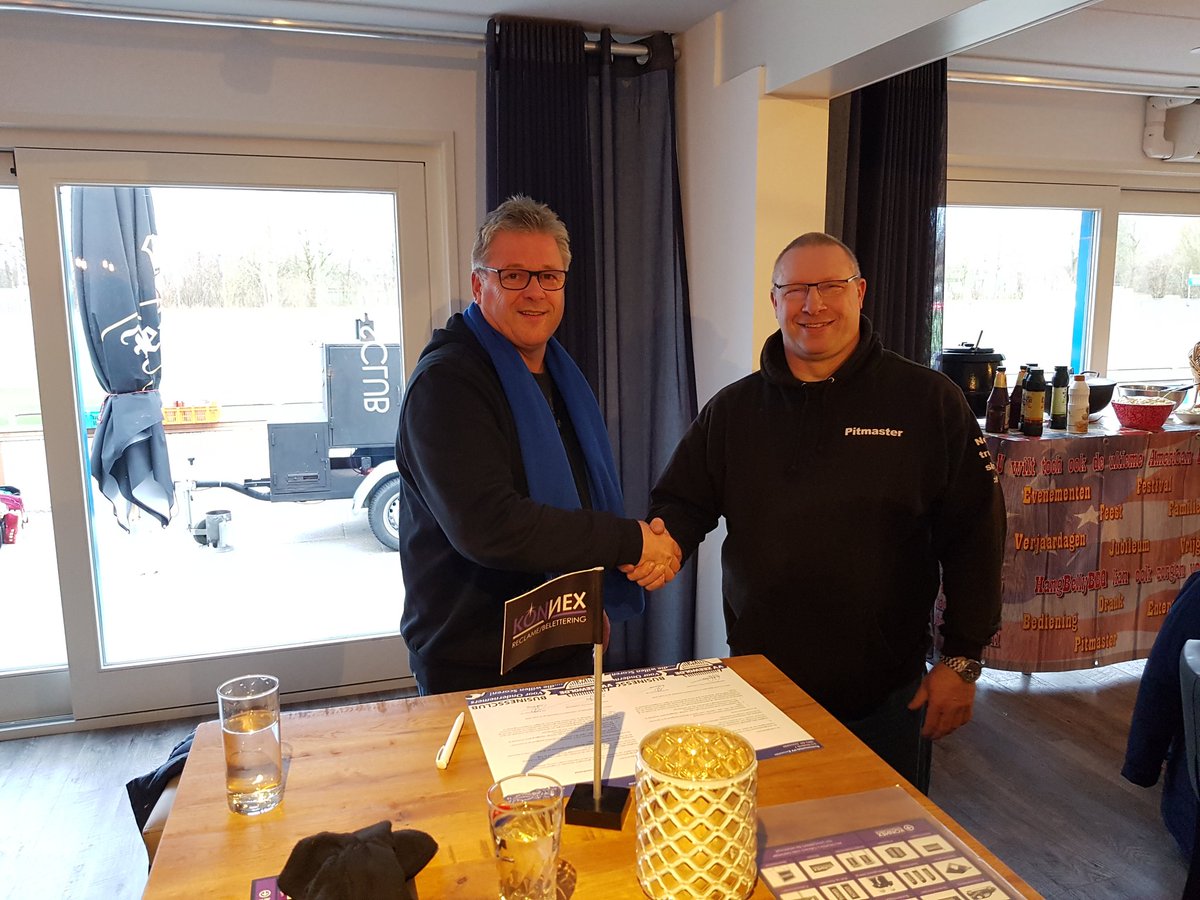 Tijdens de jaarlijkse WinterBBQ verwelkomen wij ons 28e lid: <a href="/Rene_deRegt/">Rene de Regt</a> van HangBelly BBQ
