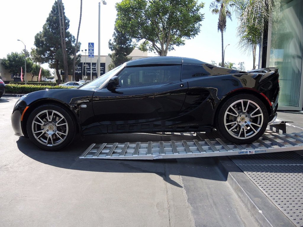 OCAutosource's tweet image. Supercharged 2009 Lotus Elise Convertible SC with traction control, 6-speed manual and only 4,300 miles. Extremely lightweight and fun to drive! ocautosource.com/detail-2009-lo…… #lotus #supercharged #convertible