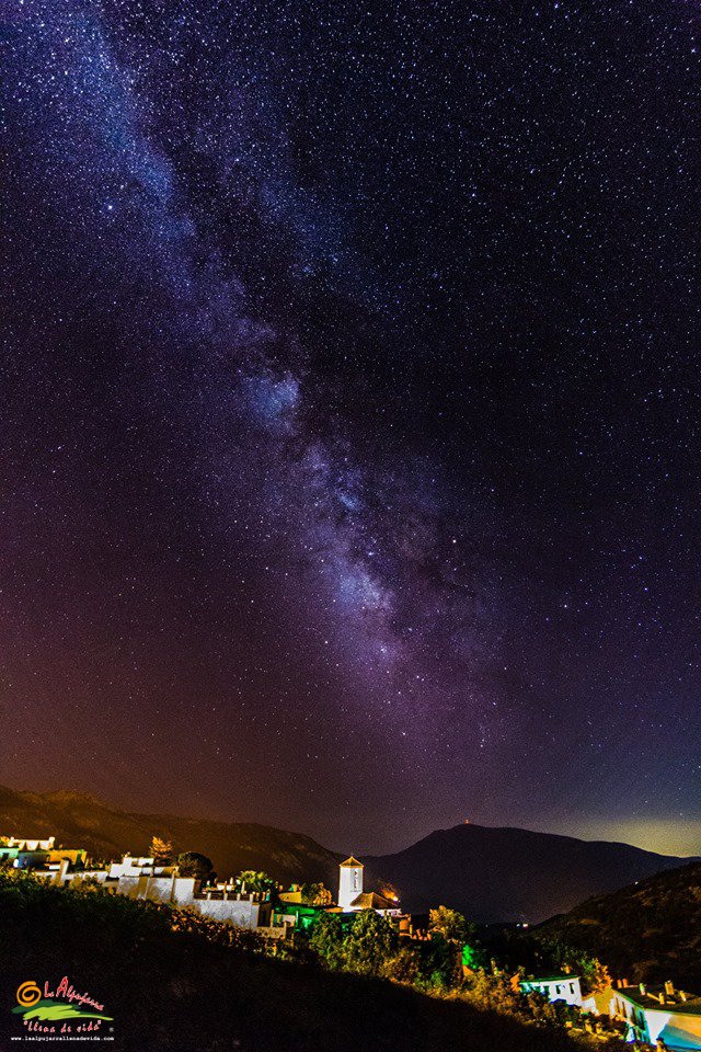 La Alpujarra على تويتر: "¡Feliz fin de semana para tod@s desde  #LaAlpujarra!🤗Con esta bella fotografía de la Vía Láctea del colaborador  Luis Martín sobre los cielos de Capileira, con Sierra de Lújar