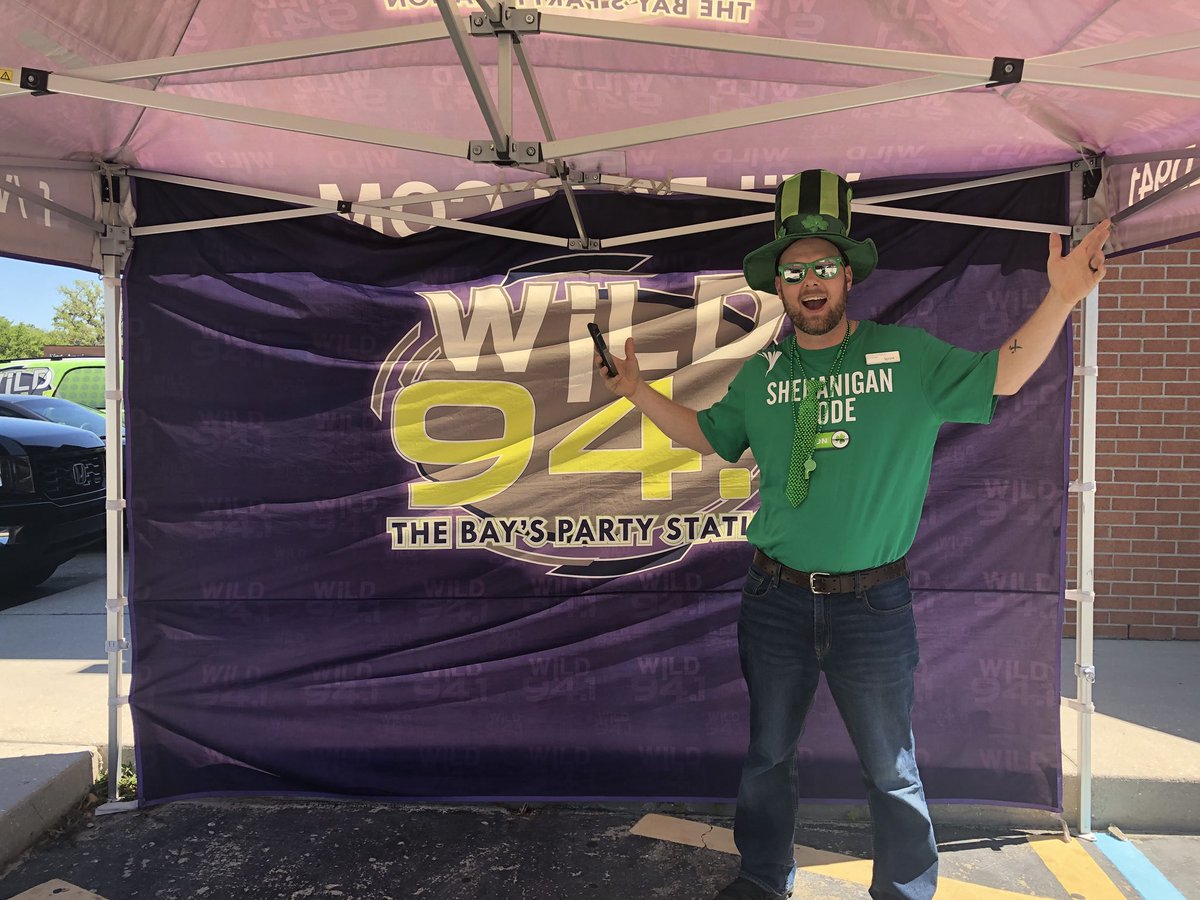 SRQSPRINT's tweet photo. Welcoming wild 9.41 to sprint today! Come on down and enter our raffle!! Get a quote, get a ticket! @WiLD941 @JoeyFranchize @Joethesprintguy https://t.co/pYjPQmTtVe
