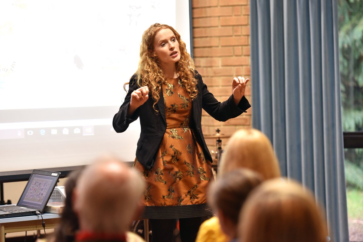 TalbotHeathSch's tweet photo. Professor Kate Williams gave a wonderful talk at #Spellbound2 our Festival of Literature and Illustration for Children & Young Adults. We highly recommend her book #TheEdgeOfTheFall! Thank you @KateWilliamsme https://t.co/nNW6qUpAnD