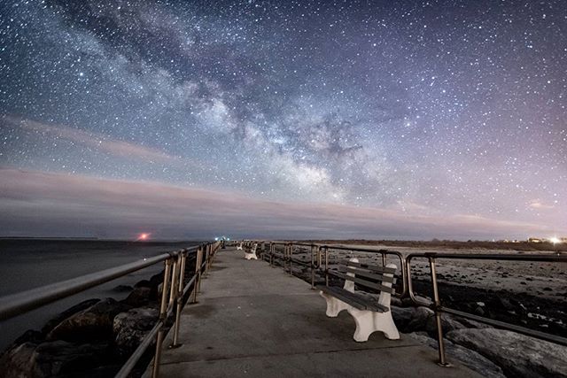 Acratech's tweet photo. 📷: @soeasilysidetracked
#dkidderphoto #sjshowus #nj  #milkyway #cosmos #glactic #sky #southjerseyadventures #njspots #njshooter #coastaladventures #nightsky #longexposure #insta ##visualambassadors #visualarchitects #agameoftones #ipulledoverforthis #shoot2kill #bestofthebest https://t.co/dI2hVR1vQm