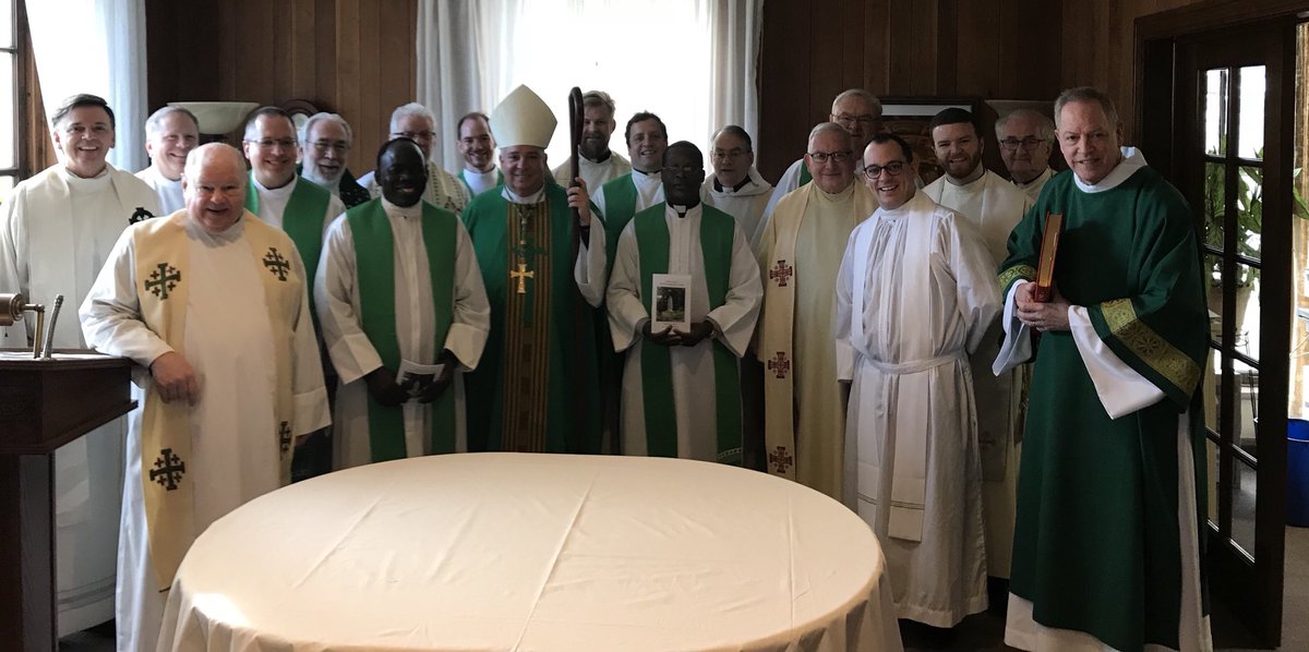 DIOCESEofCLE's tweet photo. Today, @BishopNPerez celebrated Mass at St Colman Parish for #StPatricksDay. https://t.co/6V073c1uMO