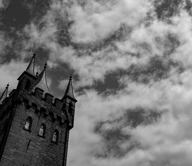 thirdguyphoto's tweet photo. Hohenzollern Castle |
#thoseclouds #castlelife #bw #hohenzollern #castle #hohenzollernburg #deutschland #germany #streetphotography #travel #travelgram #travelphotography #travelingtexan #fujifilmx100f #thirdguyphotography https://t.co/n3HA7Rhhnf https://t.co/EBhIfV6NYG