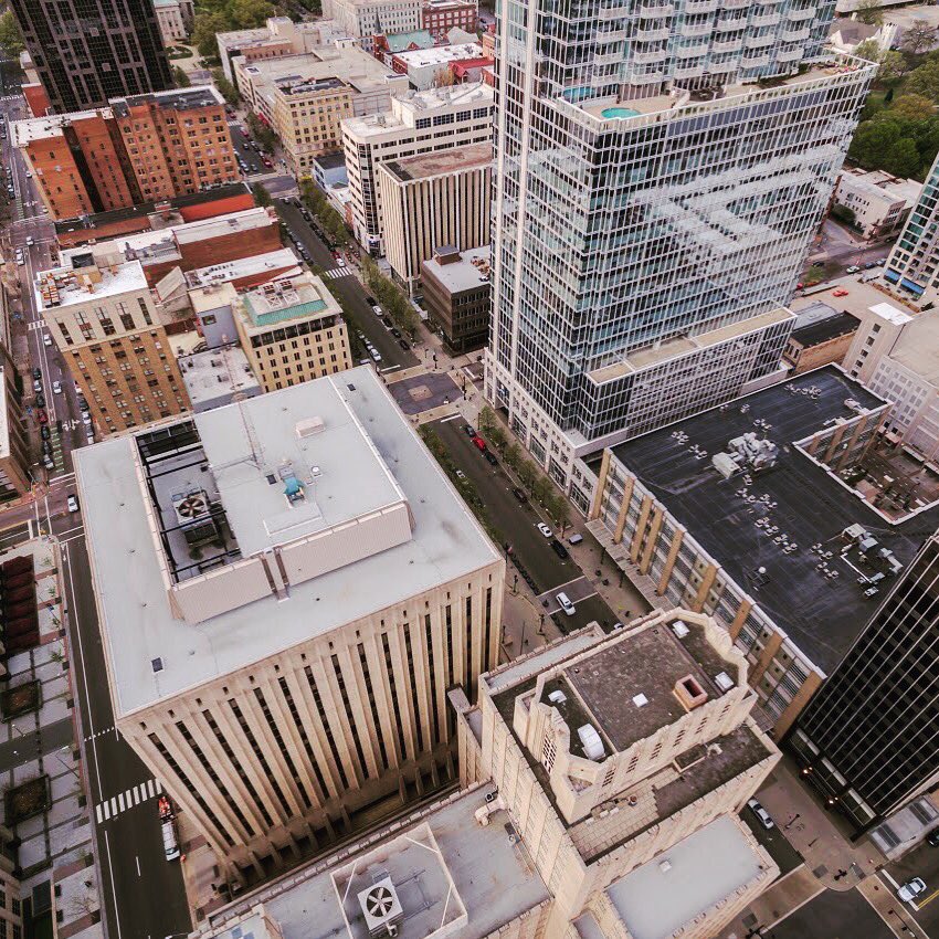 wrldcty's tweet photo. Raleigh truly shines bright, ranking 45th in the world for its diversity and talent pool 🇺🇸 #raleigh #bestcities https://t.co/90ok1FjorM https://t.co/MPfjbhHExf