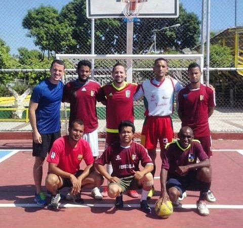 INDEVAL_'s tweet photo. Nuesto equipo de Futsal de Indeval en el 1er encuentro Deportivo Familiar "Valencia Te Quiero"
⚽️⚽️⚽️⚽️⚽️⚽️⚽️⚽️⚽️
#Indeval  #Valencia #Deporte #ValenciaTeQuiero
@Alemarvez10 https://t.co/b4M4zrn934