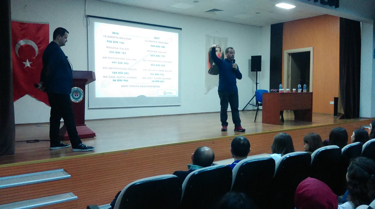EryamanFinal's tweet photo. Motivasyon seminerinde bizimle olan değerli hocalarımız Murat Aydın ve Hüseyin Aslanturk e çok teşekkür ederiz. Sağolun sayin hocalarim @murataydinhoca ve @zarftumleci @moralakademi https://t.co/rLDybfhxKG