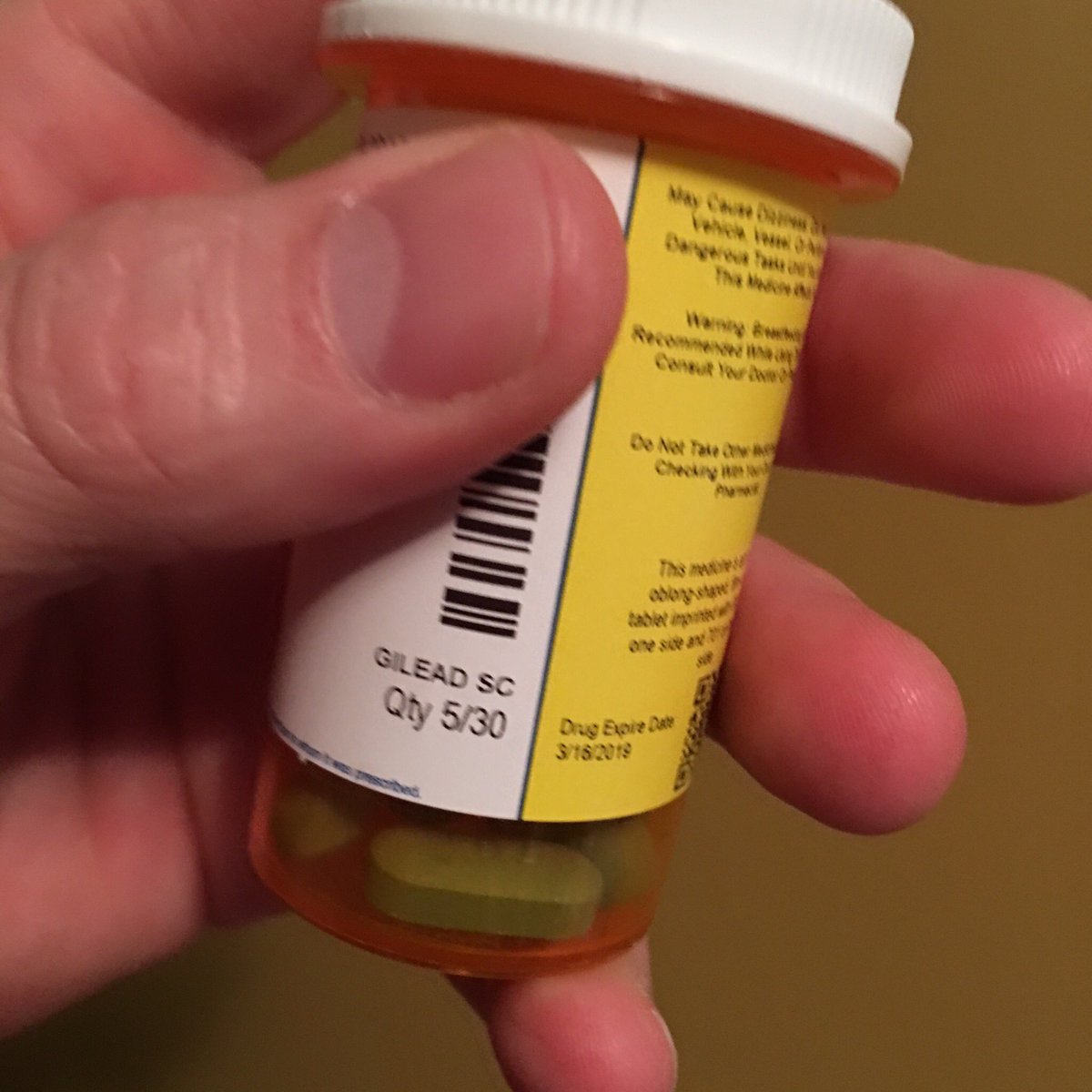 MrFriendly's tweet photo. Oops. The time when you call the pharmacy saying that you didn’t get enough pills and they tell you to check out the quantity of pills in the bottle...  5/30 a partial refill is a thing!  Something to check next time. #LifeLessons #adherence #dailyblue https://t.co/qI5WUdxNUC