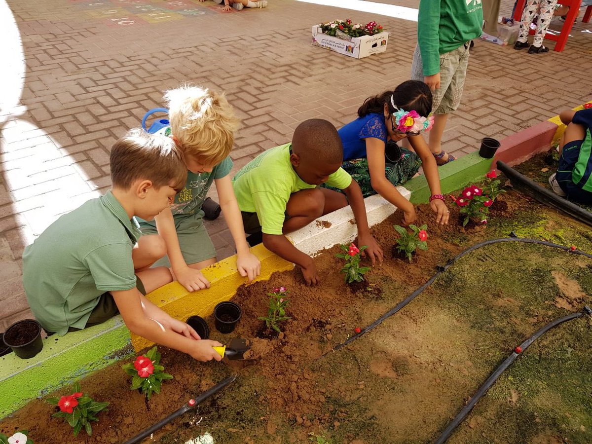 GISArabic's tweet photo. Grade 1 Arabic B children are planting flowers 🌺 in GCS garden as a part of the Green Day 🌿☘️#gcsgreenday #behappybegcs @GCSPYPG1 @GCSPRIMARYHOP https://t.co/RQMftFMCTG