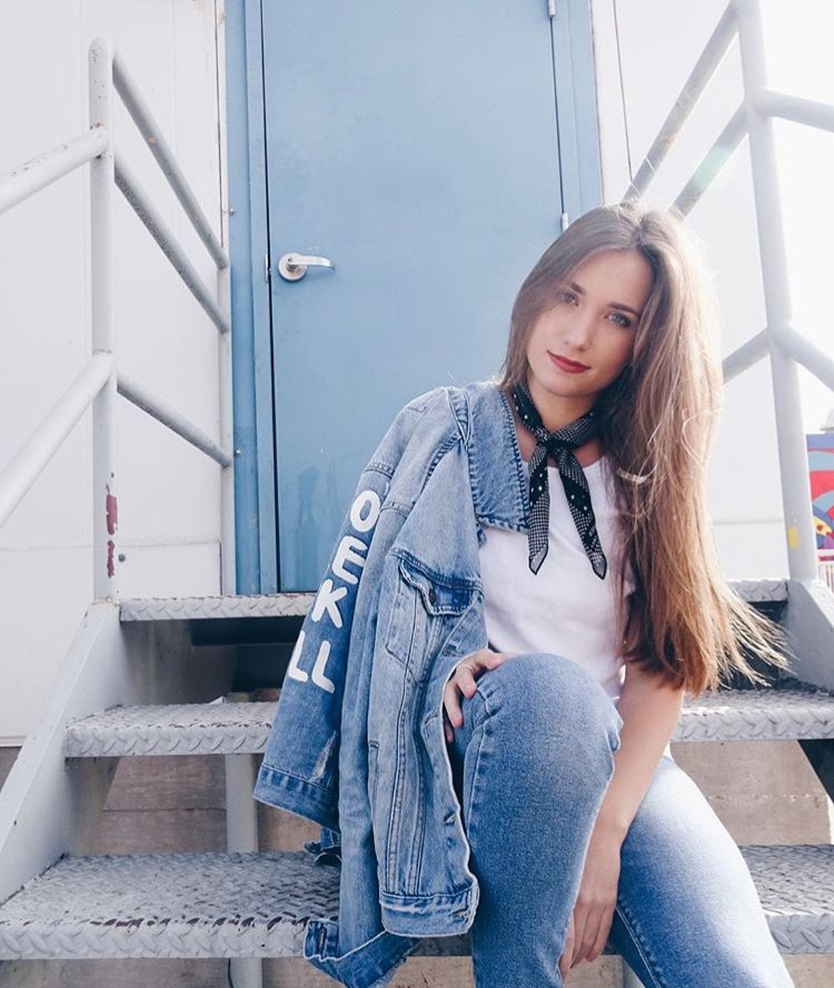 FIDM's tweet photo. Yes, you are seeing double! Twins, @addi_nichole & @ally_shay1, were just accepted to FIDM's #MerchandiseProductDevelopment program! Learn about their application process now: https://t.co/SGXeMtkXNv https://t.co/YD6LjeDlc4