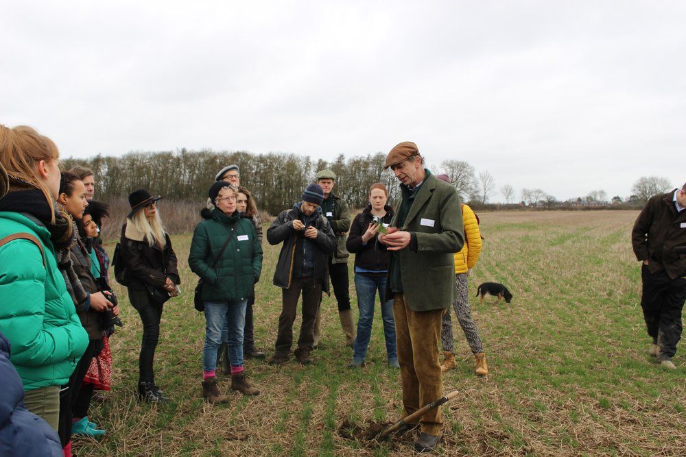 OurFieldProject's tweet image. We've got 18 spots available for new co-investors in #OurFieldWeston! Start your collaborative farming journey by joining our cereal co-op movement - all the info you need is here: buff.ly/2FFNTWF