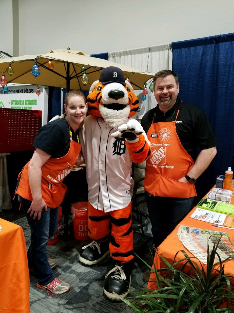 THDFortGratiotM's tweet photo. Hangin with Paws at the Home Depot booth, come visit us @ the Blue Water Home Sport &amp; Garde show!! @BruceSimon60 @stacyp3006 https://t.co/fF6IdgqWRn