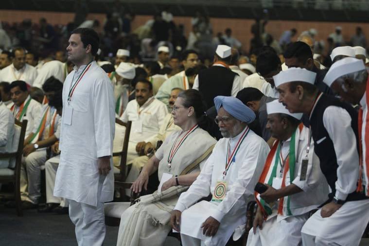 TheFakeSeculars's tweet photo. @iMac_too @RahulGandhi ji is practicing to be a "CONGRESS" prime minister of 21st Century - #RobotPM #PuppetOfQueen #PAPPU https://t.co/Xmbi25nTHL