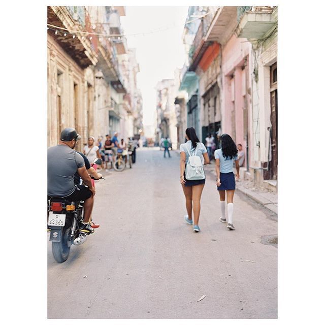 wyemji's tweet photo. Vieja Habana 🇨🇺 •
•
•
•
•
#fujifilm #travelling #filmphotography #film #filmisnotdead #120mm #insta #istillshootfilm #tlpicks #thisiscuba #letsguide #lonelyplanet #richardphotolab #contax #analog #believeinfilm #filmcamera #filmfeed #filmcommunit… https://t.co/1YUd1pv3uY https://t.co/QT0V4rFiqE