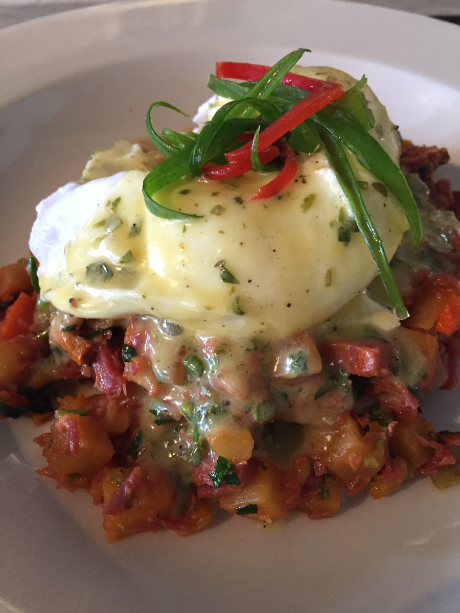 SantacafeSF's tweet photo. Corned Beef Hash w/ Poached Eggs, Brioche Toast &amp; Hollandaise... https://t.co/huJArn5CUh