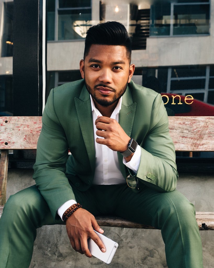 JoeySalmingo's tweet image. "St. Patrick's Day is named for St. Patrick, the first guy to feed Guinness to a snake."
— Conan O'Brien
·
·
·
🍀 Happy #StPattysDay
👔 Suit from @ThomasHenryMade #THmade