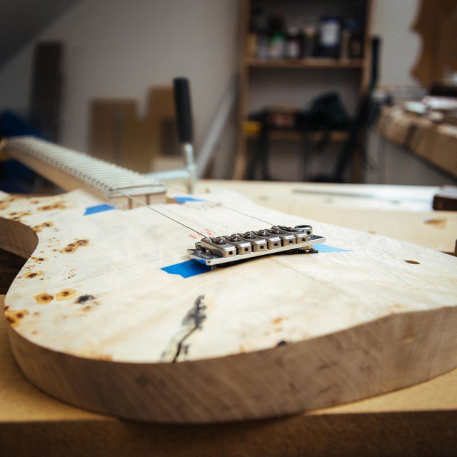 TraqGuitars's tweet photo. Drilled and routed for the bridge - this is a good moment to verify alignment before moving on with this build #traqguitars #traq #guitar #custom #handmade #guitarbuilding # https://t.co/7Dn021xY6T