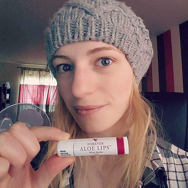 Forever's Aloe Lips Lipbalm with Jojoba makes your lips so smooth, and it smells great! It will definitely help soothe sore, dry, cracked lips 😄 😘 #ForeverLiving #AloeVera #Business #AloeLips #Lipbalm #Jojoba -- Forever Living Products: shop.foreverliving.com/retail/entry/S…]
