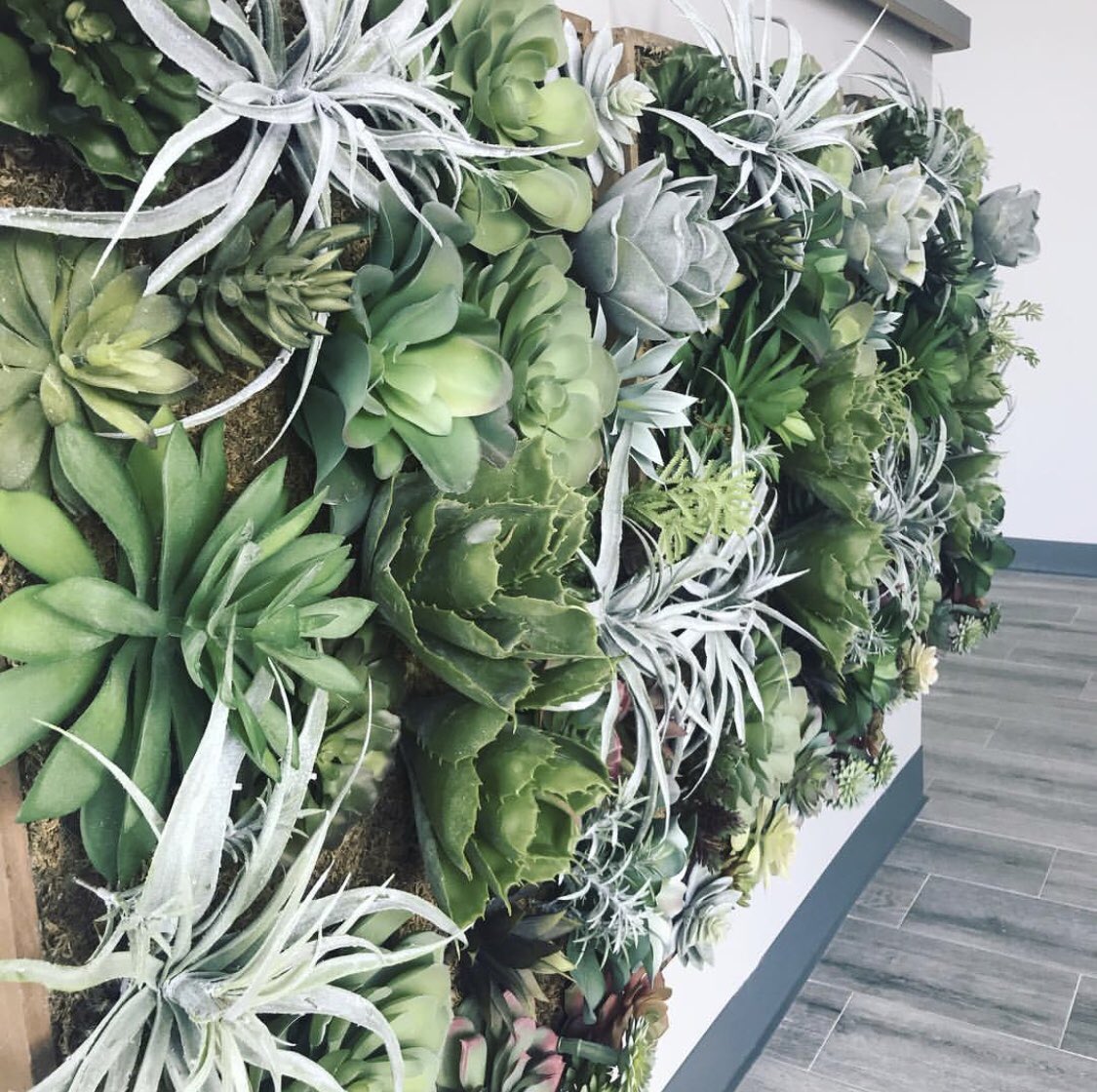 RechargeZoneIV's tweet image. Who needs a B-12 shot ? Come and see us here #RechargeZoneIV and we will take care of you ! #sanantonio #health