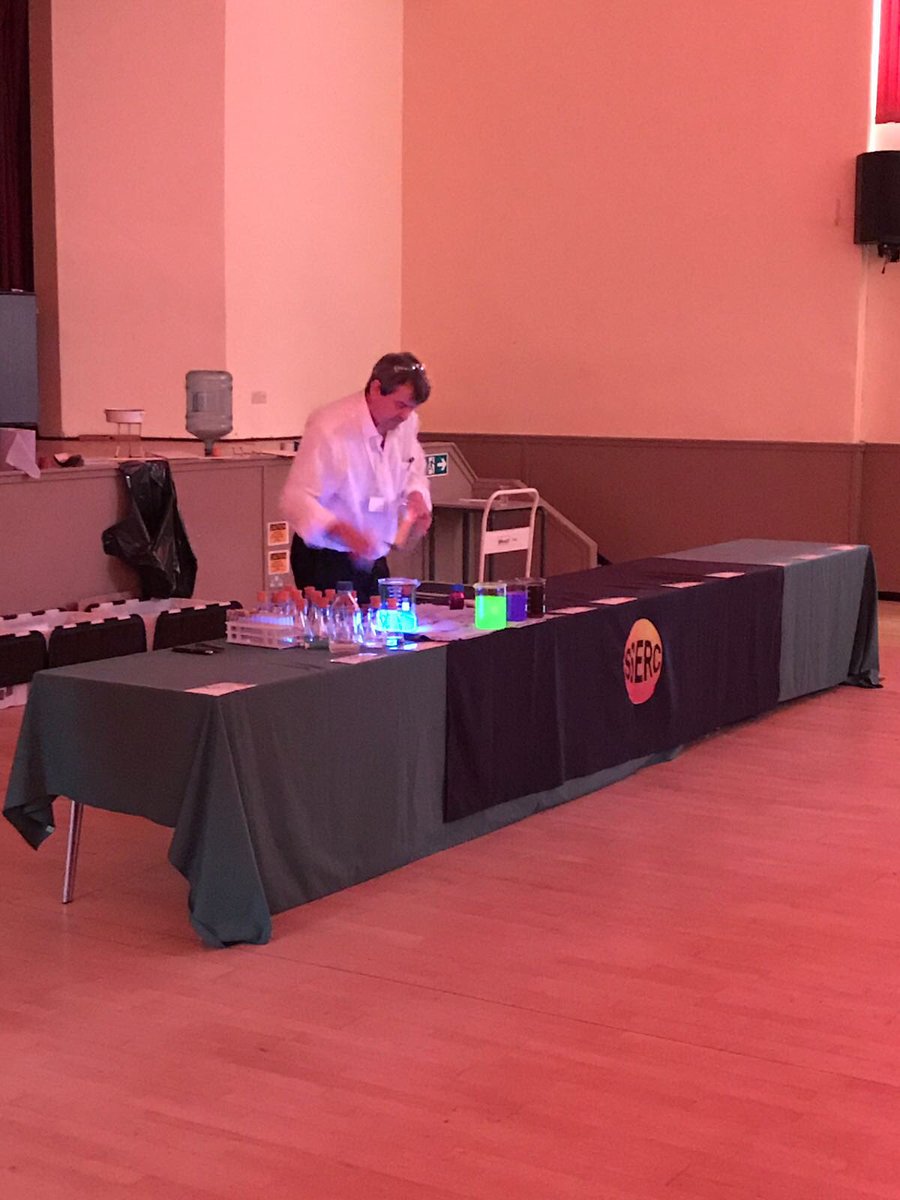 CumnockScience's tweet photo. Some highlights from this year’s annual S2 Science fair! Special thanks to Paul Beaumont from @SSERCofficial for a spectacular Chemistry show! #STEM #Science https://t.co/5j88tqaBQv