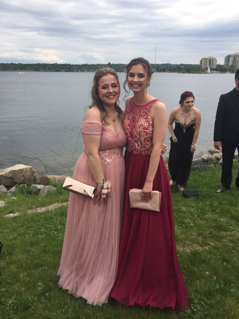 keelybxo's tweet photo. happy birthday muffin!! i miss you and hope you have a kickass night partying @EricaMac35 💖🍀💖 https://t.co/ZQgmZtEF5k