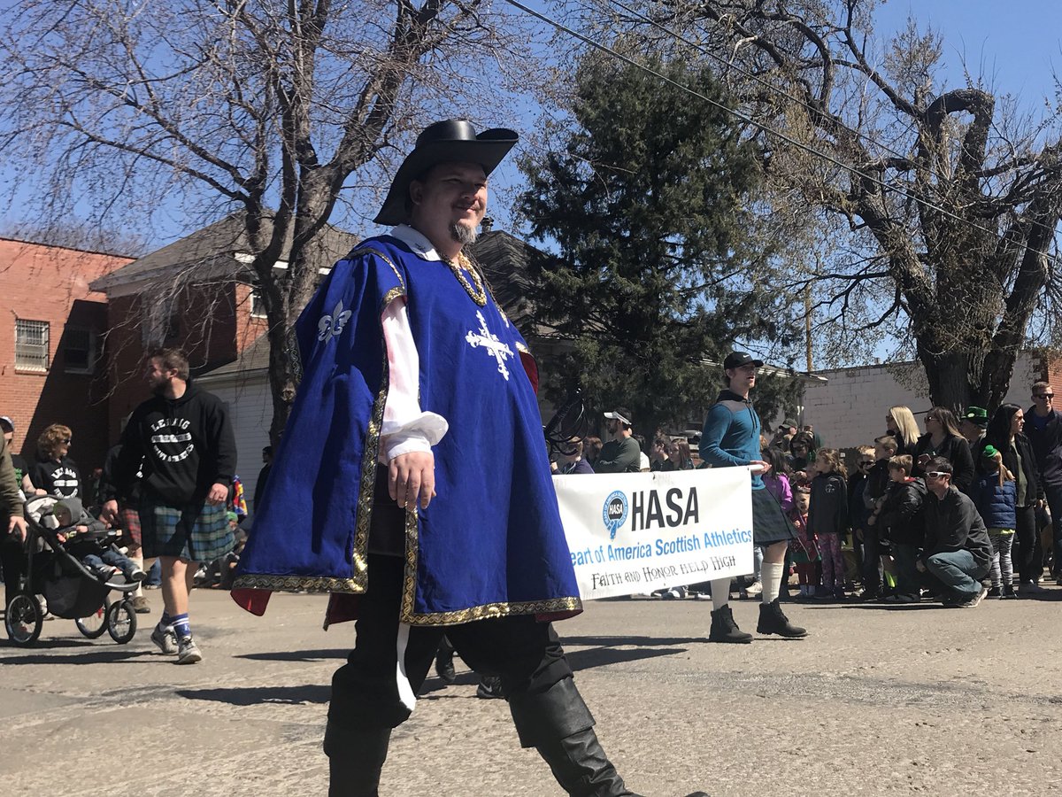 VisitWichita's tweet image. Great way to celebrate #StPatricksDay in @HistoricDelano! The parade brought thousands of people to the area to enjoy the holiday! Hungry? Check out local Delano restaurants for lunch like @DelanoBBQCo or @MonarchICT! #ICTDining #VisitWichita