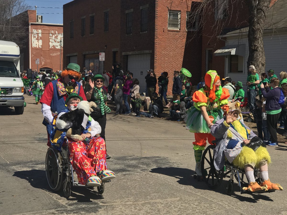 VisitWichita's tweet image. Great way to celebrate #StPatricksDay in @HistoricDelano! The parade brought thousands of people to the area to enjoy the holiday! Hungry? Check out local Delano restaurants for lunch like @DelanoBBQCo or @MonarchICT! #ICTDining #VisitWichita